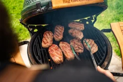 Big Green Egg Large – met intEGGrated onderstel, acacia zijplankjes en hoes