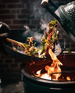 Carbon steel grill wok Big Green Egg
