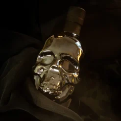 Saus.Guru hot saus – Black Gold Skull Bottle